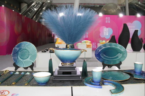 畢榮青參觀調(diào)研山東工藝美術(shù)學(xué)院2023設(shè)計藝術(shù)博覽會 聚焦工藝美術(shù)設(shè)計，共話創(chuàng)新傳承新篇章